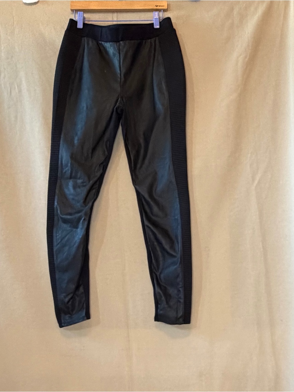 BCBGMaxAzria Black Knit Waistband Leggings